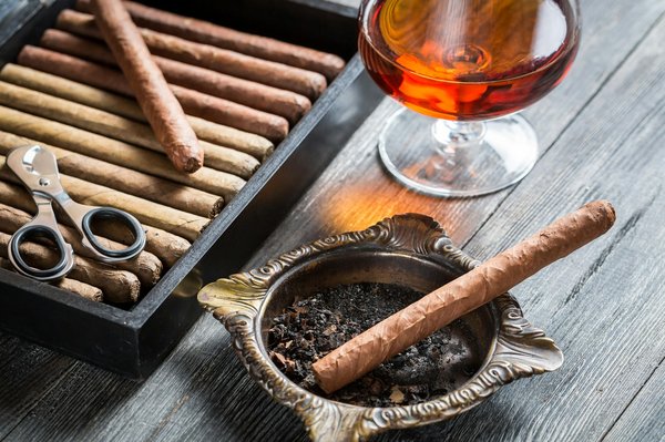 Caves à cigares & accessoires : élégance et qualité assurées